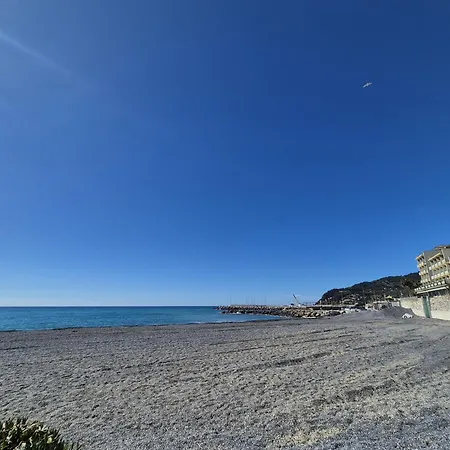 25trilocale Vista Mare E Amazzonia Style Apartment