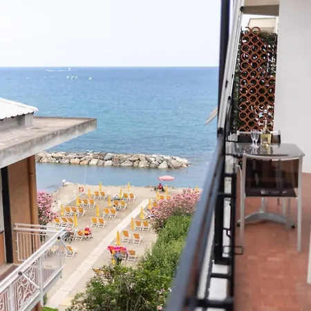 Apartment 25trilocale Vista Mare E Amazzonia Style *
