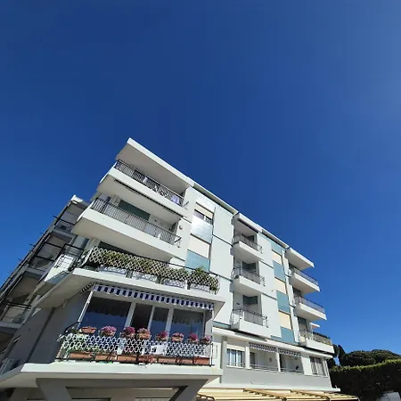 Apartment 25trilocale Vista Mare E Amazzonia Style Diano Marina